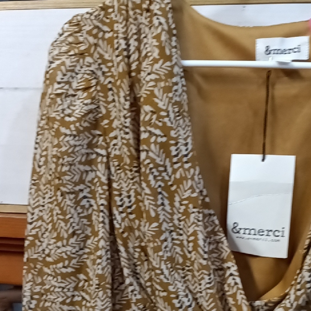 Chic Mustard Patterned Blouse - Picture 5 of 7